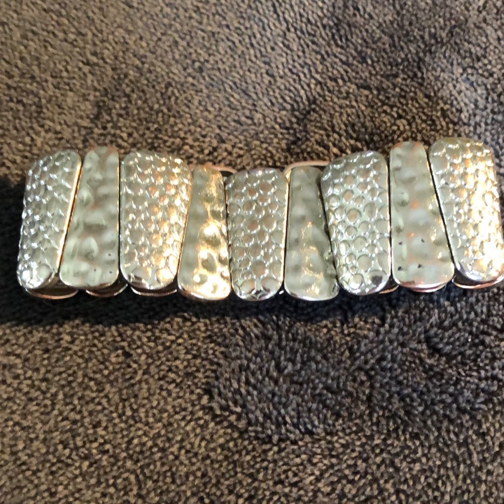 Silver color bracelet 💥